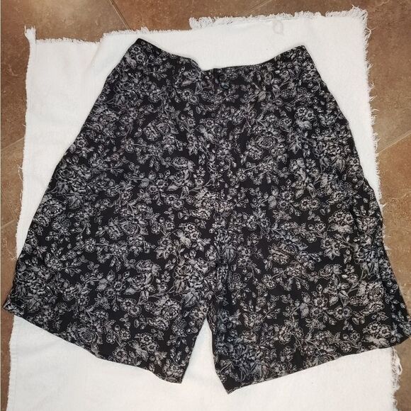 GAP high waist Lived-In Shorts Black Floral Print - Picture 6 of 8